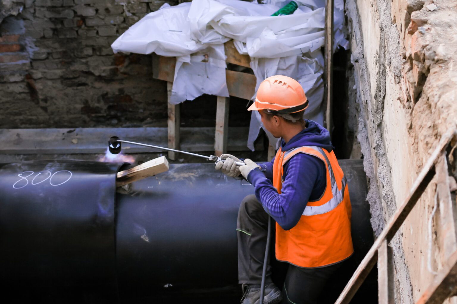 welding-work-man-welder-welds-the-pipeline-at-the-2024-11-27-22-56-49-utc